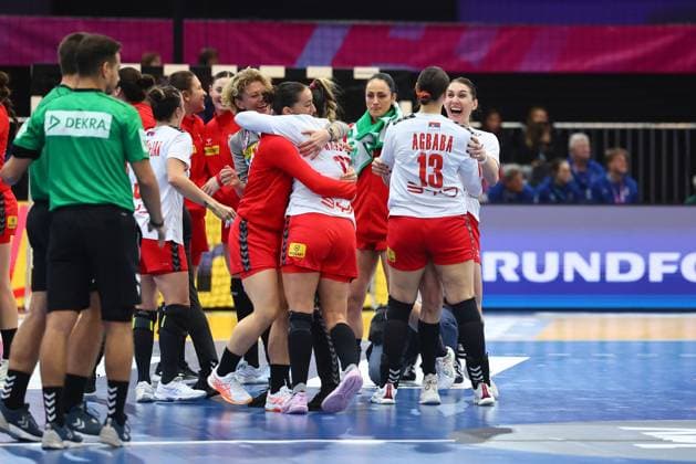 Serbian players celebrate victory against Spain Spain vs. Serbia, Handball, Womens World Championship, 02 12 2025 Spain vs. Serbia, Handball, Womens World Championship, 02 12 2025 Dortmund Copyright: xEibner-Pressefotox EP_RWS