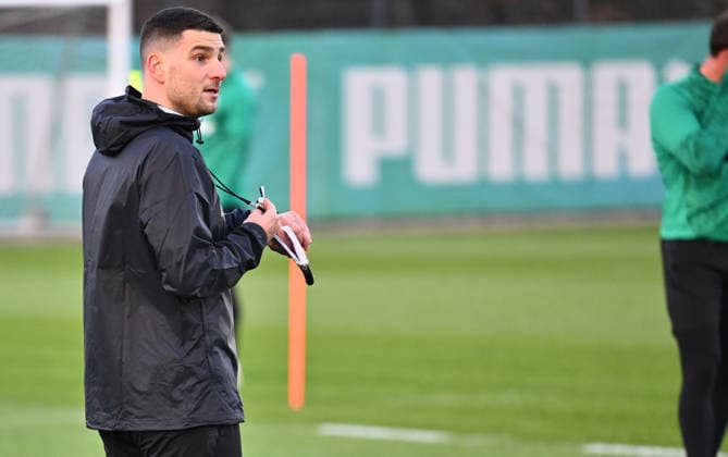 02 12 2025 Soccer 2 Bundesliga Season 2025 2026 SpVgg Greuther Fürth Fuerth Kleeblatt Training xwoxzix Aleksandro Petrovic Co Coach SpVgg Greuther Fürth