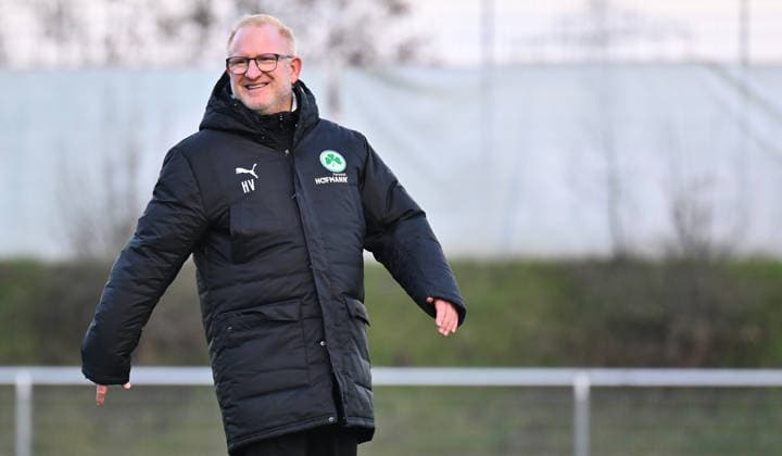 02 12 2025 Soccer 2 Bundesliga Season 2025 2026 SpVgg Greuther Fürth Fuerth Kleeblatt Training xwoxzix Heiko Vogel Coach SpVgg Greuther Fürth happy