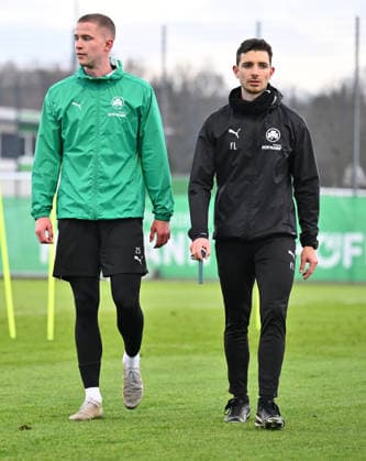02 12 2025 Soccer 2 Bundesliga Season 2025 2026 SpVgg Greuther Fürth Fuerth Kleeblatt Training xwoxzix Brynjar Ingi Bjarnason 25, SpVgg Greuther Fürth Michael Schleinkofer Athletics Trainer SpVgg Greuther Fürth