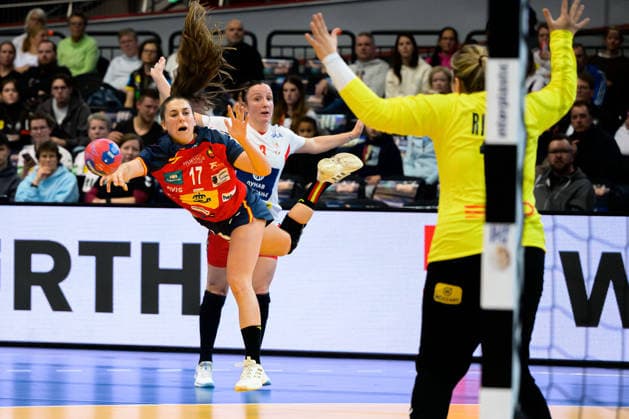 Handball, Womens World Championship, Main Round Group 2 Spain Serbia Jennifer Gutierrez Bermejo Spain Dortmund Westfalenhalle North Rhine-Westphalia Germany