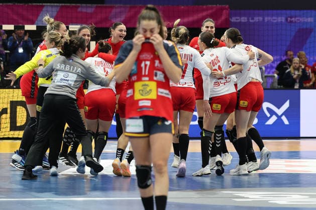 GER, Dortmund, 27th Wommens World Championship 2025, Main Round, Group II 1 Round Spain ESP vs Serbia SRB 02 12 2025, Westfalenhalle, Dortmund, GER, Dortmund, 27th Wommens World Championship 2025, Main Round, Group II 1 Round Spain ESP vs Serbia SRB , in the picture the Serbian women celebrate the victory nordphotoxGmbHx xMeuter nph00351
