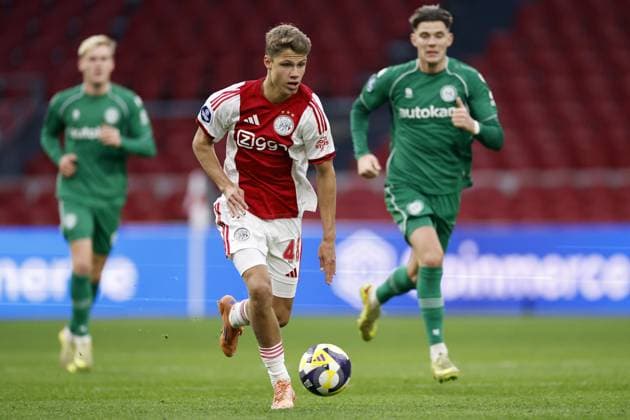 AMSTERDAM - Sean Steur of Ajax during the Dutch Eredivisie match between AFC Ajax and FC Groningen at the Johan Cruijff ArenA on December 2, 2025, in Amsterdam, Netherlands. ANP Hollandse Hoogte MAURICE VAN STEEN Eredivisie 2025-2026 xVIxANPxSportx xMauricexvanxSteenxIVx 543683650 originalFilename: 543683650.jpg