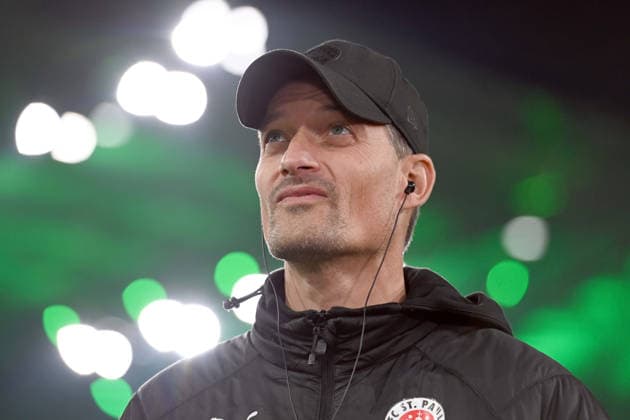 Coach Alexander BLESSIN Pauli Football, DFB Pokal, Round of 16, Borussia Moenchengladbach MG FC St Pauli Pauli on 02 12 2025 at Borussiapark Moenchengladbach Germany DFL regulations prohibit any use of photographs as image sequences and or quasi video Â