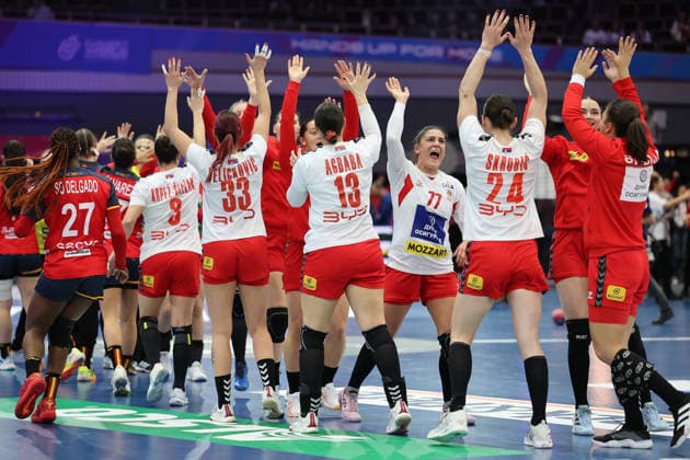 GER, Dortmund, 27th Wommens World Championship 2025, Main Round, Group II 1 Round Spain ESP vs Serbia SRB 02 12 2025, Westfalenhalle, Dortmund, GER, Dortmund, 27th Wommens World Championship 2025, Main Round, Group II 1 Round Spain ESP vs Serbia SRB , in the picture the Serbian women are happy about the victory nordphotoxGmbHx xMeuter nph00351