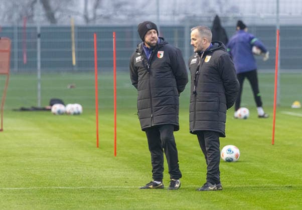 Manuel Baum Coach FC Augsburg in conversation with Alexander Frankenberger Head Coach NLZ FC Augsburg FC Augsburg, First training session under Manuel Baum,