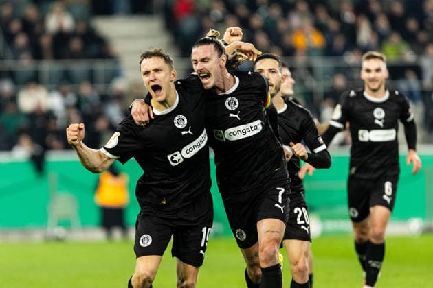 DFB Pokal Borussia Mönchengladbach FC St Pauli 02 12 2025 FC St Pauli celebrates the goal, 0 1 by Martijn Kaars FC St Pauli, 19 DFB Pokal Borussia Mönchengladbach FC St Pauli Borussia Park, Mönchengladbach 02 12 2025 DFB regulations prohibit any use of photographs as image sequences and or quasi video Copyright: xBEAUTIFULxSPORTS Buriakovx
