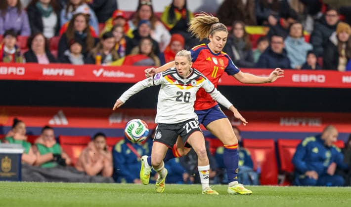 ESP, Madrid, Spain vs Germany, international match, football, UEFA, 2025 2026 season, Womens Nations League, Riyadh Air Metropolitano, final in picture v l Elisa Senß Germany 20 , Alexia Putellas Spain 11 DFB DFL REGULATIONS PROHIBIT ANY USE OF PHOTOGRAPHS AS IMAGE SEQUENCES AND OR QUASI VIDEO, 02 12 2025 Copyright: HMBxMedia HendrikxHamelau
