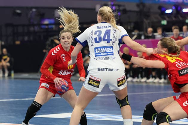 Handball, Womens World Championship, Iceland - Montenegro