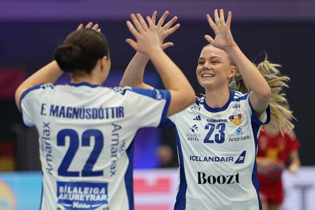 GER, Dortmund, 27th WommenÂs World Championship 2025, Main Round, Group II 1 Round Iceland Iceland ISL vs Montenegro MNE 02 12 2025, Westfalenhalle, Dortmund, GER, Dortmund, 27th WommenÂs World Championship 2025, Main Round, Group II 1 Round Iceland Iceland ISL vs Montenegro MNE , in the picture goal celebration jubilation, Dana Björg Gudmundsdottir ISL 23 , Elin Rosa Magnusdottir ISL 22 , nordphotoxGmbHx xMeuter nph00351