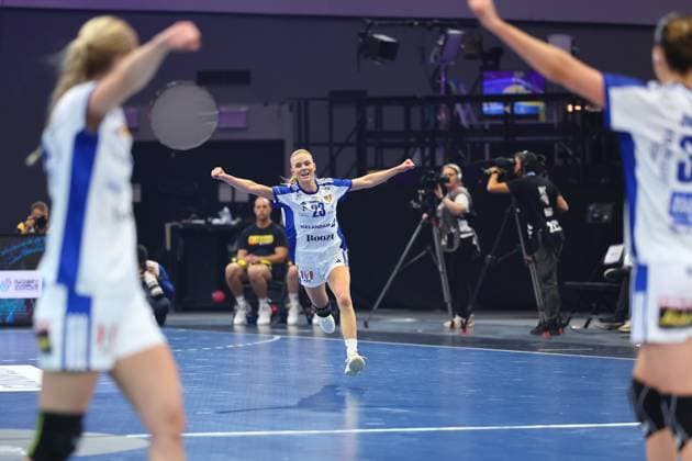 Dana Gudmundsdottir Iceland cheers Iceland vs Montenegro, Handball, Womens World Championship, 02 12 2025 Iceland vs Montenegro, Handball, Womens World Championship, 02 12 2025 Dortmund Copyright: xEibner-Pressefotox EP_RWS
