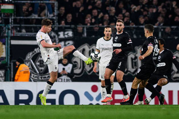 MOENCHENGLADBACH, GERMANY - 2 DECEMBER, 2025: - The DFB Pokal, German Cup, match Borussia vs St.Pauli at Borussia Park.  Copyright: xVitaliixKliuievx