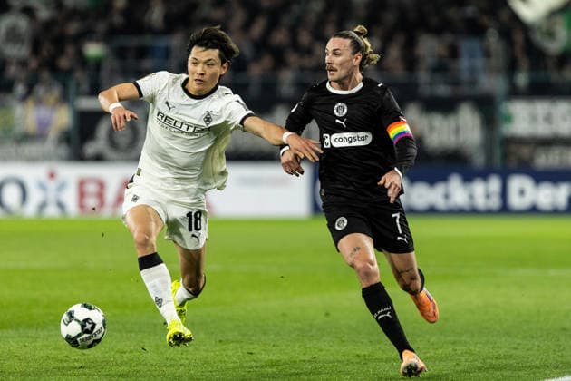DFB Pokal Borussia Mönchengladbach FC St Pauli 02 12 2025 Jackson Irvine FC St Pauli, 7 , Shuto Machino Borussia Mönchengladbach, 18 DFB Pokal Borussia Mönchengladbach FC St Pauli Borussia Park, Mönchengladbach 02 12 2025 DFB regulations prohibit any use of photographs as image sequences and or quasi video Copyright: xBEAUTIFULxSPORTS Buriakovx