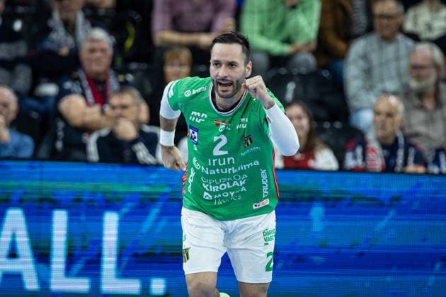 FLENSBURG, GERMANY - DECEMBER 2: celebration goal celebrationInaki Cavero Echepare (IRUDEK Bidasoa Irun, 02) during the EHF European League match between SG Flensburg-Handewitt vs IRUDEK Bidasoa Irun at GP JOULE Arena on matchday 1 of the Group Matches Group A on December 2, 2025 in Flensburg, Germany. Schleswig-Holstein Germany Copyright: xBEAUTIFULxSPORTS MarioxM.xKobergx