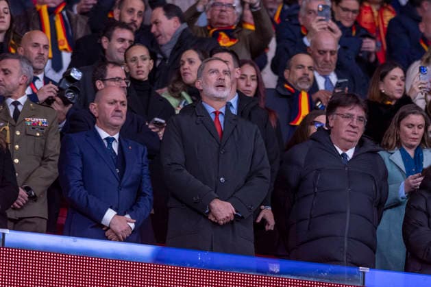 December 2, 2025, Madrid, Madrid, Spain: King FELIPE VI in the box during the second leg of the 2025 UEFA Women s Nations League final between the Spanish national team, Nationalteam and the German national team, held at the Riad Air Metropolitano on December 2, 2025, in Madrid, Spain. Madrid Spain - ZUMAc312 20251202_zsp_c312_022 Copyright: xOscarxManuelxSanchezx