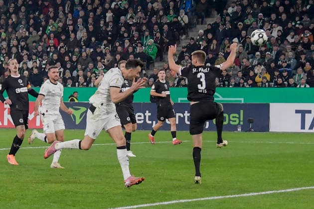 Haris Tabakovic Moenchengladbach 15 scores the goal to 1 1 02 12 2025 Soccer Borussia Moenchengladbach vs FC St Pauli, Borussia Park, Moenchengladbach, DFB DFL REGULATIONS PROHIBIT ANY USE OF PHOTOGRAPHS AS IMAGE SEQUENCES AND OR QUASI VIDEO Copyright: xpepphotox xHorstxMauelshagenx pep00321, pep_20251202_hm_218460