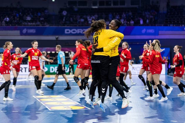 DORTMUND, GERMANY - DECEMBER 2: Armelle Kelly Attingre (Montenegro, 12) and Armelle Kelly Attingre (Montenegro, 12) celebrate, cheer after winning the 27th IHF Women’s World Handball Championship match between Iceland vs. Montenegro at Westfalenhalle on matchday 1 of the main round of the 27th IHF Women’s World Handball Championship on December 2, 2025 in Dortmund, Germany. North Rhine Westphalia Germany Copyright: xBEAUTIFULxSPORTS Wunderlx