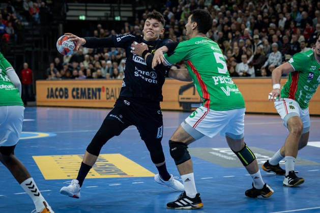 FLENSBURG, GERMANY - DECEMBER 2: Marko Grgic (SG Flensburg-Handewitt, 17) against Ignacio Pecina Tome (IRUDEK Bidasoa Irun, 05) during the EHF European League match between SG Flensburg-Handewitt vs IRUDEK Bidasoa Irun at GP JOULE Arena on matchday 1 of the Group Matches Group A on December 2, 2025 in Flensburg, Germany. Schleswig-Holstein Germany Copyright: xBEAUTIFULxSPORTS MarioxM.xKobergx