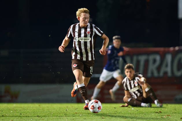 16 Marwin Schmitz FC St Pauli U23 Football I Men I Regionalliga Nord I Season 2025 2026 I 21 Matchday I FC St Pauli U23 VfB Oldenburg I 02 12 2025 I Edmund Plambeck Stadium