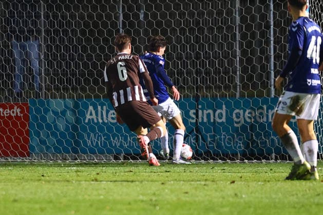 Soccer I Men I Season 2025 2026 I Regionalliga Nord I Matchday 13 I FC St Pauli II VFB Oldenburg I 02 12 2025 Thieß Mahnel 6, FC St Pauli II Vjekoslav Taritas 7, VFB Oldenburg scores 0 1 Norderstedt Edmund Plambeck Stadion Schleswig Holstein Germany Copyright: xLobeca RalfxHomburgx