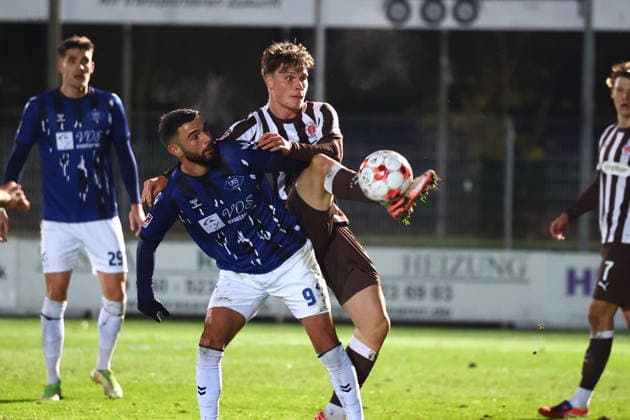 Soccer I Men I Season 2025 2026 I Regionalliga Nord I 13 Matchday I FC St Pauli II VFB Oldenburg I 02 12 2025 Drilon Demaj 9, VFB Oldenburg Thieß Mahnel 6, FC St Pauli II Norderstedt Edmund Plambeck Stadion Schleswig Holstein Germany Copyright: xLobeca RalfxHomburgx