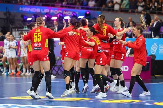 Team Montenegro celebrates victory against Iceland Iceland vs Montenegro, Handball, Womens World Championship, 02 12 2025 Iceland vs Montenegro, Handball, Womens World Championship, 02 12 2025 Dortmund Copyright: xEibner-Pressefotox EP_RWS