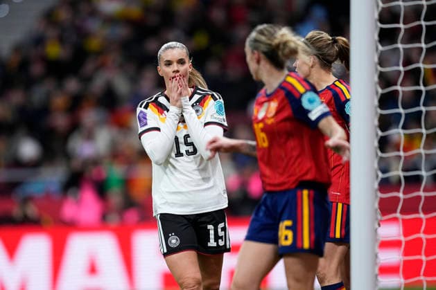December 2, 2025, Madrid, Madrid, Spain: Selina Cerci of Germany laments during the UEFA Women s Nations League 2025 final second leg match between Spain and Germany at Riyadh Air Metropolitano stadium on December 02, 2025 in Madrid, Spain. Madrid Spain - ZUMAa181 20251202_zaa_a181_085 Copyright: xOscarxJ.xBarrosox