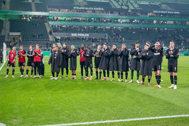 02 12 2025, Football DFB Cup, Season 2025 2026, Round of 16, Borussia Moenchengladbach vs FC St Pauli at Borussia Park in Moenchengladbach The team celebrates the victory and thus the advancement in the cup in front of their fan block Important note According to the regulations of the DFL German Football League and the DFB German Football Association, it is prohibited to to utilize or have utilized photographs taken in the stadium and or of the match in the form of sequential images and or video-like photo series Foto Kirchner Media Thomas Haesler Copyright: xKirchner-Media ThomasxHaeslerx