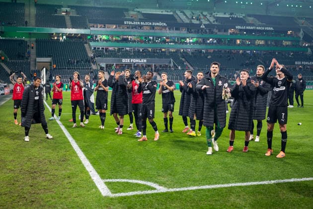 02 12 2025, Football DFB Cup, Season 2025 2026, Round of 16, Borussia Moenchengladbach vs FC St Pauli at Borussia Park in Moenchengladbach The team celebrates the victory and thus the advancement in the cup in front of their fan block Important note According to the regulations of the DFL German Football League and the DFB German Football Association, it is prohibited to to utilize or have utilized photographs taken in the stadium and or of the match in the form of sequential images and or video-like photo series Foto Kirchner Media Thomas Haesler Copyright: xKirchner-Media ThomasxHaeslerx