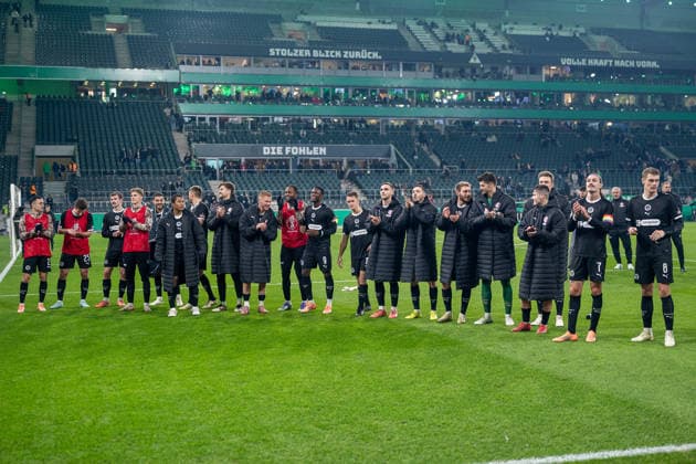 02 12 2025, Football DFB Cup, Season 2025 2026, Round of 16, Borussia Moenchengladbach vs FC St Pauli at Borussia Park in Moenchengladbach The team celebrates the victory and thus the advancement in the cup in front of their fan block Important note According to the regulations of the DFL German Football League and the DFB German Football Association, it is prohibited to to utilize or have utilized photographs taken in the stadium and or of the match in the form of sequential images and or video-like photo series Foto Kirchner Media Thomas Haesler Copyright: xKirchner-Media ThomasxHaeslerx