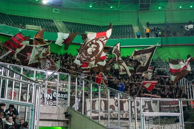 02 12 2025, Football DFB Cup, Season 2025 2026, Round of 16, Borussia Moenchengladbach vs FC St Pauli at Borussia Park in Moenchengladbach The fans celebrate the victory and thus the advancement in the cup Important note According to the regulations of the DFL German Football League or the DFB German Football Association, it is prohibited, to utilize or have utilized photographs taken in the stadium and or of the match in the form of sequential images and or video-like photo series Foto Kirchner Media Thomas Haesler Copyright: xKirchner-Media ThomasxHaeslerx