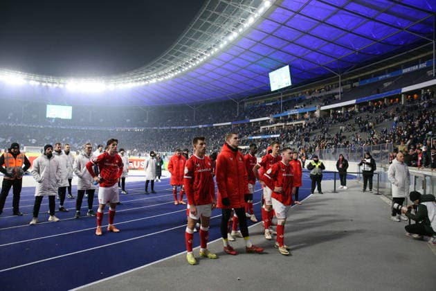 02 12 2025, xrekx, Football DFB Pokal 1 8 Final, Hertha BSC Berlin 1 FC Kaiserslautern v l End of match FC Kaiserslautern with the fans Torsten Lieberknecht Coach 1 FC Kaiserslautern DFL DFB REGULATIONS PROHIBIT ANY USE OF PHOTOGRAPHS as IMAGE SEQUENCES and or QUASI VIDEO Berlin
