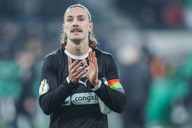 Soccer DFB Pokal Round of 16 Borussia Mönchengladbach FC St Pauli on 02 12 2025 at Borussia Park in Mönchengladbach Jackson Irvine St Pauli celebrates the victory DFB regulations prohibit any use of photographs as image sequences and or quasi video xJRx