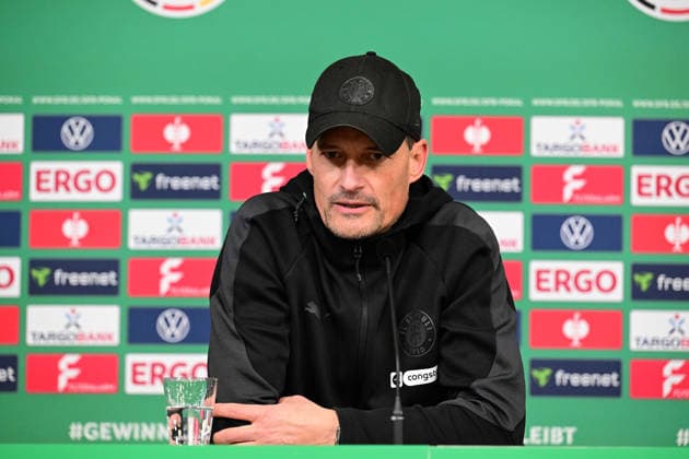 02 12 2025 Moenchengladbach Football, Men, Season 2025 2026, DFB Pokal, Round of 16 Borussia Moenchengladbach vs FC St Pauli Alexander Blessin Coach St Pauli at the press conference after the match DFL regulations prohibit any use of photographs as image sequences and or quasi video Borussia Park NRW Germany