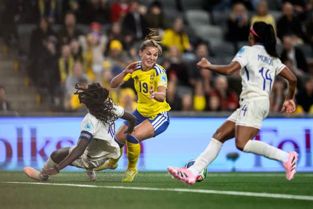 251202 Johanna Rytting Kaneryd of Sweden during the Women s Nations League bronze medal second leg match between Sweden and France on December 2, 2025 in Stockholm Photo Simon Hastegard BILDBYRAN kod SH JM0754 bbeng fotboll football soccer fotball nations league uefa women s nations league bronsmatch bronze medal match dam sverige sweden frankrike france  Copyright: SIMONxHASTEGARD BB251202SH031