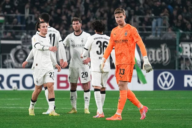 Germany DFB Cup 2025 26, Round of 16 Borussia Mönchengladbach vs FC St Pauli 02 12 2025 Borussia Park Mönchengladbach, North Rhine-Westphalia Moritz Nicolas 33, Borussia Mönchengladbach Rocco Reitz 27, Borussia Mönchengladbach Copyright: xCelinaxLeiersx