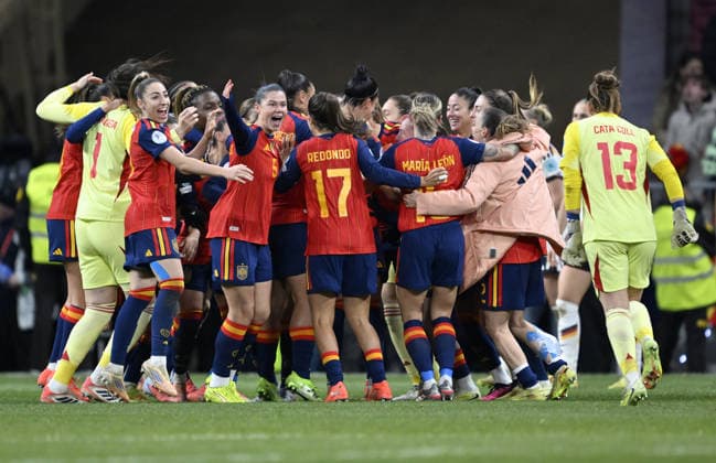 Spain v Germany - UEFA Women s Nations League 2025 ?????? MADRID, SPAIN - DECEMBER 2: Players of Spain celebrate the victory at the end of the UEFA Women s Nations League 2025 final second leg football match between Spain and Germany at Estadio Metropolitano in Madrid, Spain on December 2, 2025. Burak Akbulut Anadolu Madrid Spain. Editorial use only. Please get in touch for any other usage.  Copyright: x2025xAnadoluxBurakxAkbulutx