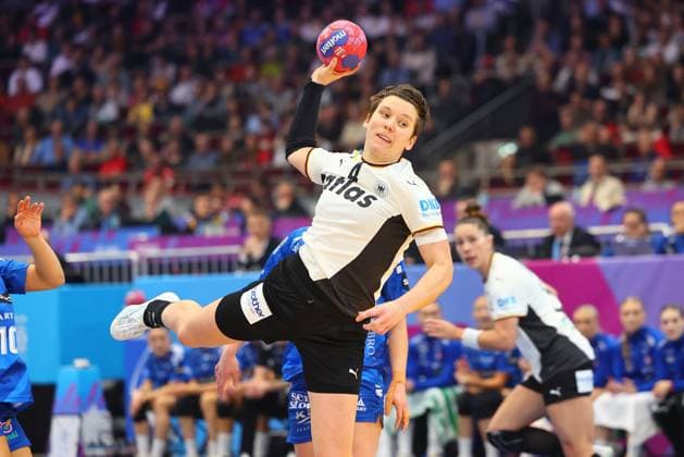 Goal throw by Alina Grijseels Germany Faroe Islands vs Germany, Handball, Womens World Championship, 02 12 2025 Faroe Islands vs Germany, Handball, Womens World Championship, 02 12 2025 Dortmund Copyright: xEibner-Pressefotox EP_RWS