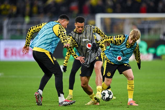 02 12 2025, Football, DFB Cup, Round of 16, Borussia Dortmund Bayer Leverkusen, Jobe Bellingham Borussia Dortmund , Felix Nmecha Borussia Dortmund , Julian Ryerson Borussia Dortmund xRHR PHOTO TKx Copyright: RHR-FOTOx RHR-FOTO TK