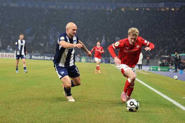 02 12 2025, xrekx, Football DFB Cup 1 8 Final, Hertha BSC Berlin 1 FC Kaiserslautern v l Toni Leistner Hertha BSC Mika Haas 1 FC Kaiserslautern duel, action, action, battle for the ball DFL DFB REGULATIONS PROHIBIT ANY USE OF PHOTOGRAPHS as IMAGE SEQUENCES and or QUASI VIDEO Berlin