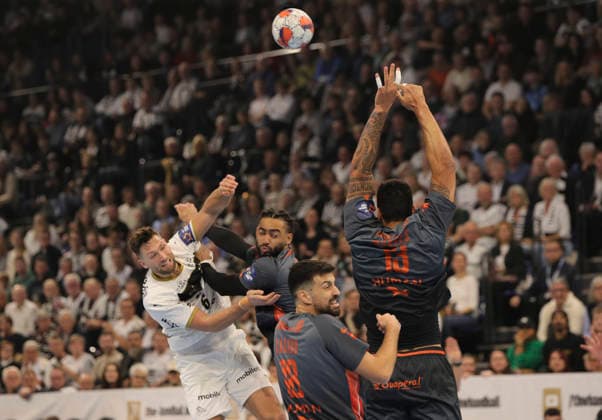 photo Harald Reinkind Kiel throws against Bryan MONTE dos SANTOS Montpellier , right Handball Men on Tue 02 12 2025 Euroleague Mens EHF EURO LEAGUE , Tue 02 12 25 THW Kiel Montpellier HB