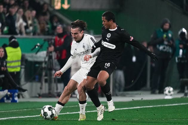 Germany DFB Pokal 2025 26, Round of 16 Borussia Mönchengladbach vs FC St Pauli 02 12 2025 Borussia Park Mönchengladbach, Nord Rhein Westfalen Rocco Reitz 27, Borussia Mönchengladbach Joel Chima Fujita FC St Pauli, 16 Copyright: xCelinaxLeiersx