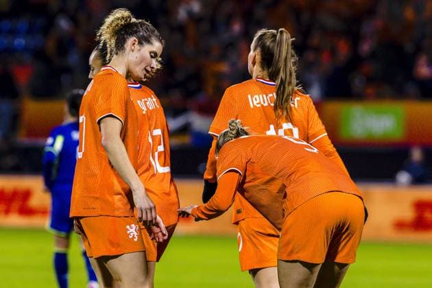 WAALWIJK , 25-11-2025 , Mandemakers stadium , season 2025 2026 , international womens friendly football , match between The Netherlands and Korean Republic , picture shows Netherlands player Vivianne Miedema in pain after goal Netherlands - Korea Republic  x32315412x Copyright: