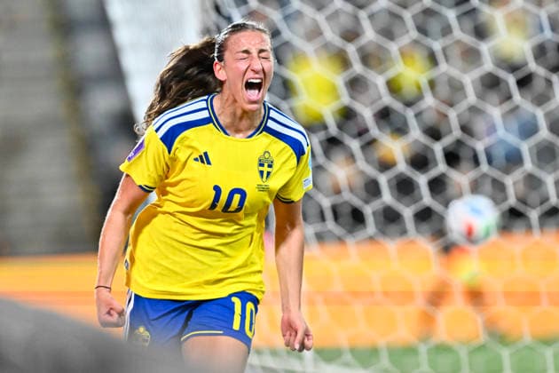 STOCKHOLM, SWEDEN 20251202 Swedens Rosa Kafaji celebrates after the 2 1 goal during the Nations League bronze match between Sweden and France at 3Arena, Stockholm, Sweden December 2, 2025 STOCKHOLM SWEDEN x10030x  Copyright: xJonasxEkströmer TTx NATIONS LEAGUE SWEDEN-FRANCE