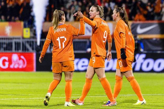 WAALWIJK , 25-11-2025 , Mandemakers stadium , season 2025 2026 , international womens friendly football , match between The Netherlands and Korean Republic , picture shows Netherlands player Vivianne Miedema scores the 2-0. Netherlands - Korea Republic  x32315459x Copyright: