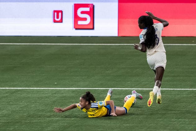 251202 Felicia Schröder of Sweden and Thiniba Samoura of France during the Women s Nations League bronze medal second leg match between Sweden and France on December 2, 2025 in Stockholm Photo Joel Marklund BILDBYRAN kod JM JM0754 bbeng fotboll football soccer fotball nations league uefa womens nations league bronsmatch bronze medal match dam sverige sweden frankrike france  Copyright: JOELxMARKLUND BB251202JM031