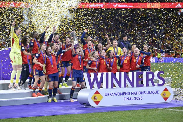 Spain v Germany - UEFA Women s Nations League 2025 ?????? MADRID, SPAIN - DECEMBER 2: Players of Spain pose for a victory photo with the trophy after Spain wins the UEFA Women s Nations League 2025 final second leg football match between Spain and Germany at Estadio Metropolitano in Madrid, Spain on December 2, 2025. Burak Akbulut Anadolu Madrid Spain. Editorial use only. Please get in touch for any other usage.  Copyright: x2025xAnadoluxBurakxAkbulutx