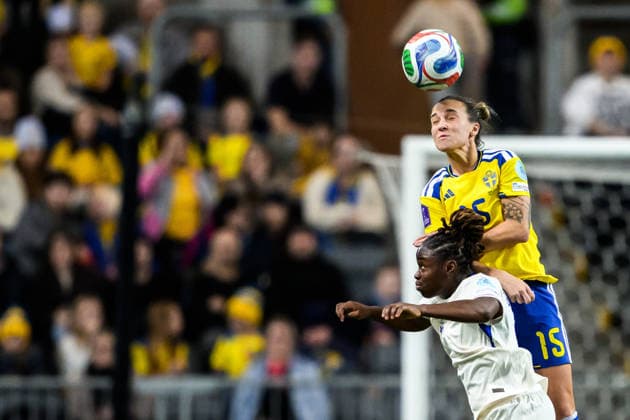 251202 Sandy Baltimore of France and Julia Zigiotti Olme of Sweden during the Women s Nations League bronze medal second leg match between Sweden and France on December 2, 2025 in Stockholm Photo Jesper Zerman BILDBYRAN kod JZ JM0754 bbeng fotboll football soccer fotball nations league uefa women s nations league bronsmatch bronze medal match dam sverige sweden frankrike france  Copyright: JESPERxZERMAN BB251202JZ075