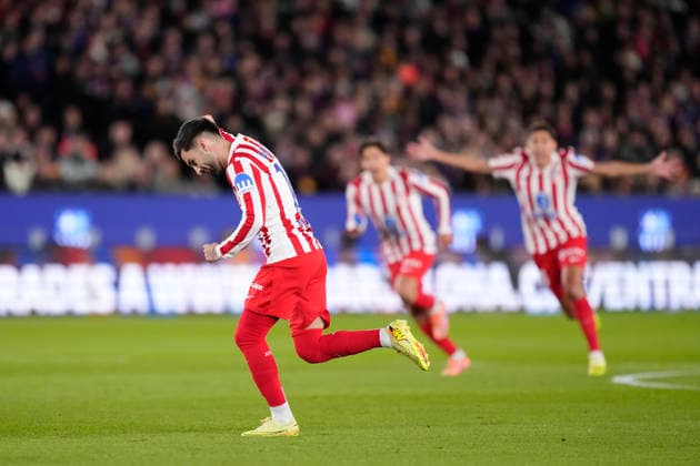 FC Barcelona, Barca v Atletico de Madrid - LaLiga EA Sports Alex Baena left winger of Atletico de Madrid and Spain celebrates after scoring his sides first goal during the La Liga EA Sports match between FC Barcelona and Atletico de Madrid at Spotify Camp Nou on December 2, 2025 in Barcelona, Spain. Barcelona Spain  Copyright: xJosexBretonx originalFilename:bretonhernandez-fcbarcel251202_npiG0.jpg