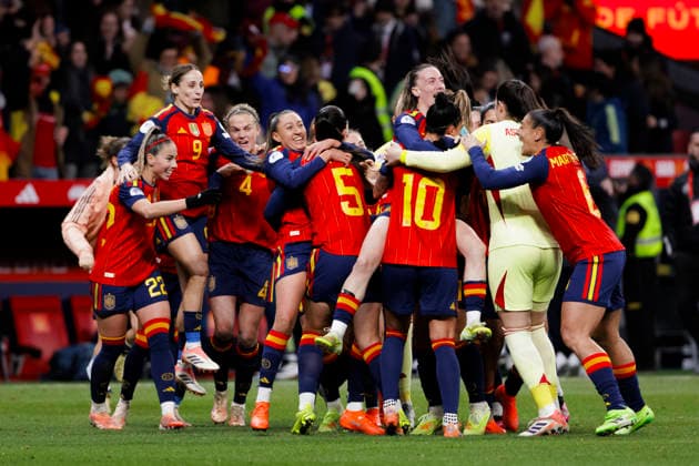UEFA Women s Nations League final - Spain vs Germany MADRID,SPAIN - 2 December:Spanish players celebrate their UEFA Nations League title during the UEFA Women s Nations League final 2025 26 second leg match between Spain and Germany at Riyadh Air Metropolitano Stadium. (Photo by Guille Martinez f22photo) Madrid Riyadh Air Metropolitano Stadium Spain Copyright: xGuillermoxMartinezx